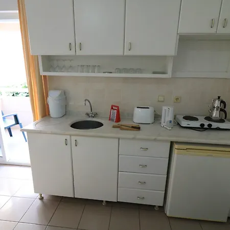 Erdenhan 公寓式酒店 马尔马里斯