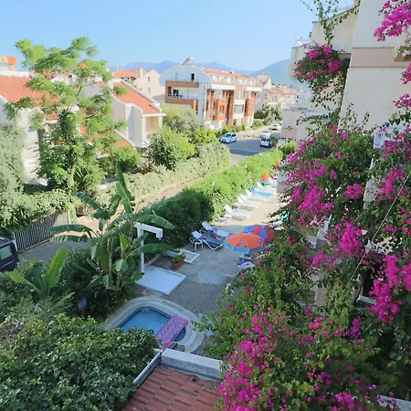 Erdenhan 公寓式酒店 马尔马里斯