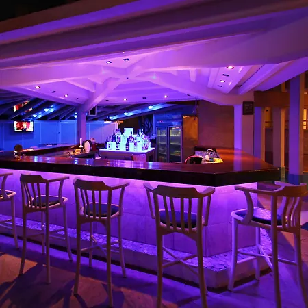 Erdenhan 公寓式酒店 马尔马里斯